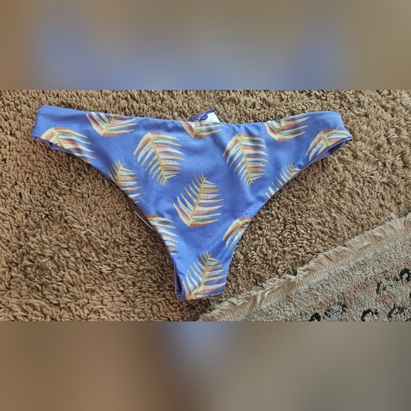 PATAGONIA Women's Sunamee Bikini Bottoms Palm Purple. Reversable. Size M NWT - Picture 6 of 9